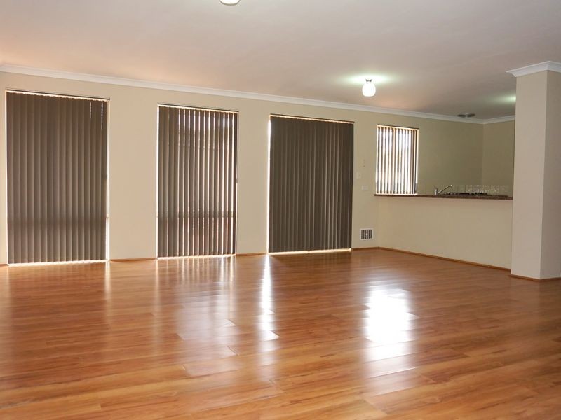 122 Runnymede Gate, Wellard WA 6170