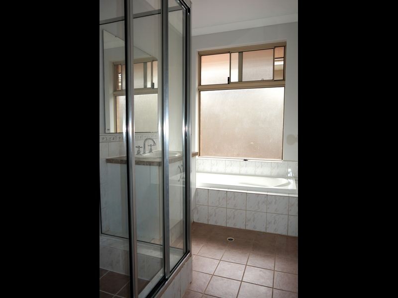 122 Runnymede Gate, Wellard WA 6170