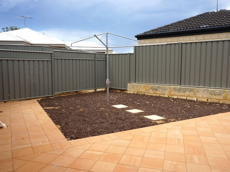 122 Runnymede Gate, Wellard WA 6170