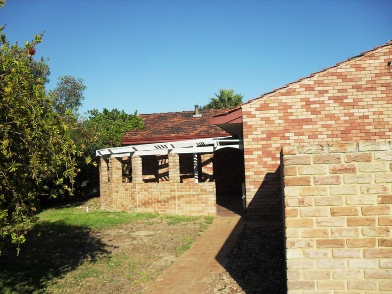 12 June Road, Safety Bay WA 6169