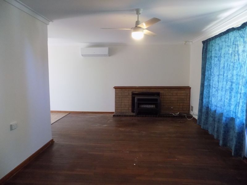 1 Robert Place, Calista WA 6167