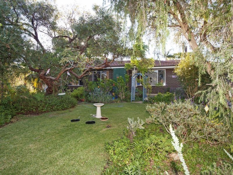 1 Robert Place, Calista WA 6167