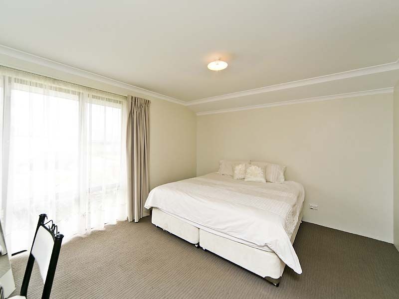 3 Garnet Way, Wellard WA 6170