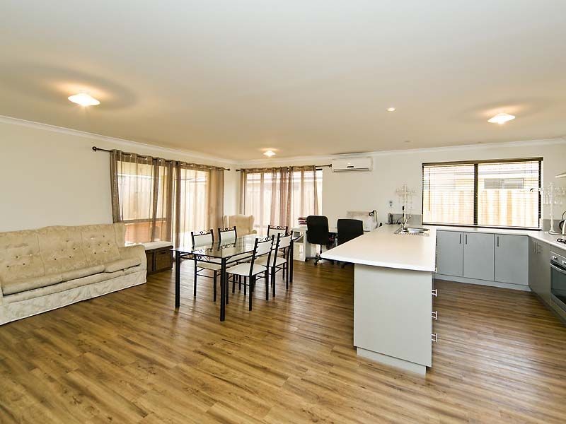 3 Garnet Way, Wellard WA 6170