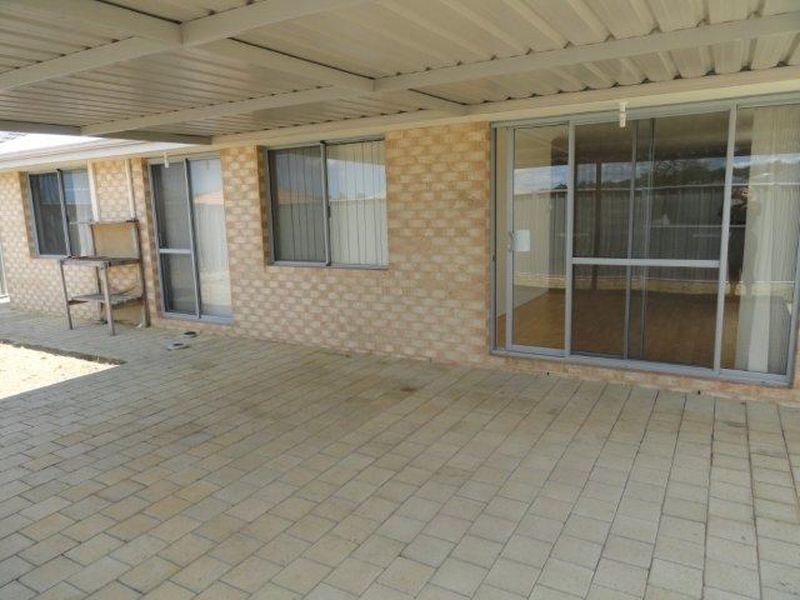 42 Beauchamp Loop, Wellard WA 6170