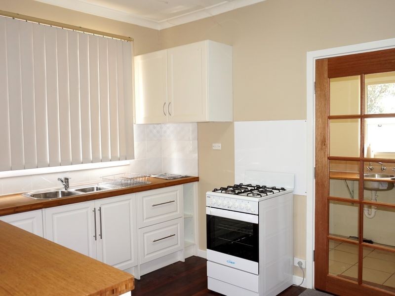 9 Kenton Way, Calista WA 6167