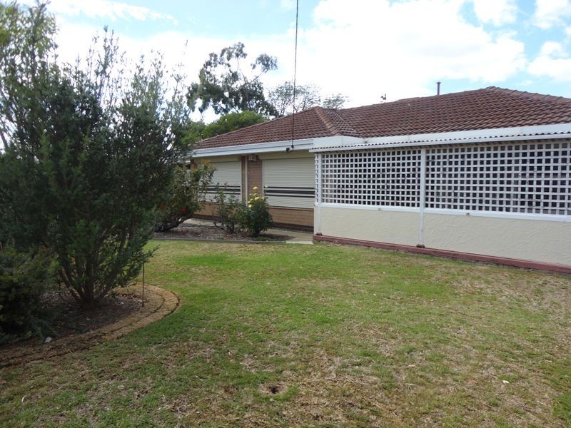 38 Edmund Way, Calista WA 6167