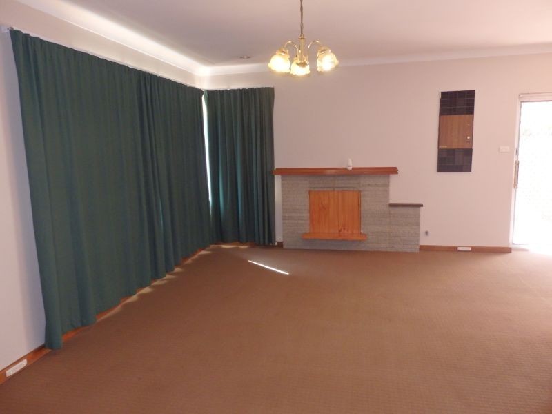 38 Nathaniel Way, Orelia WA 6167