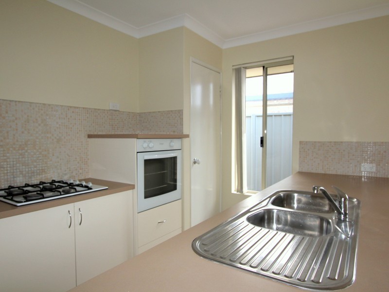 6 Charvil Mews, Wellard WA 6170