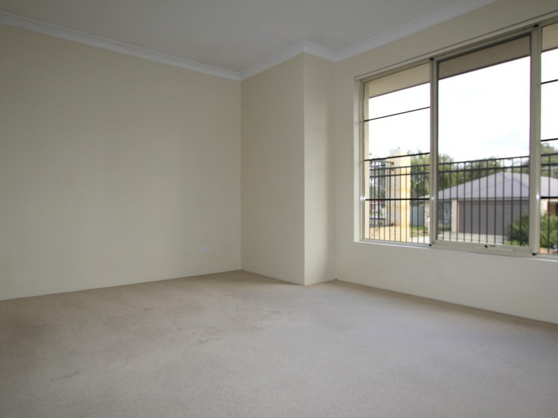 6 Charvil Mews, Wellard WA 6170