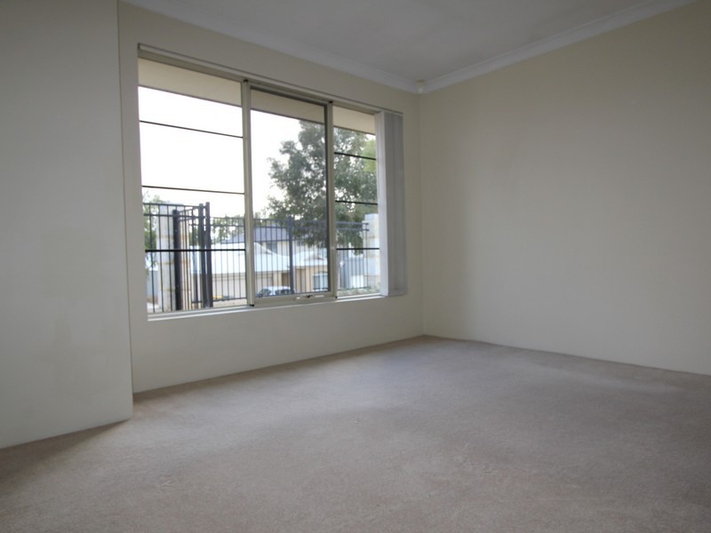 6 Charvil Mews, Wellard WA 6170