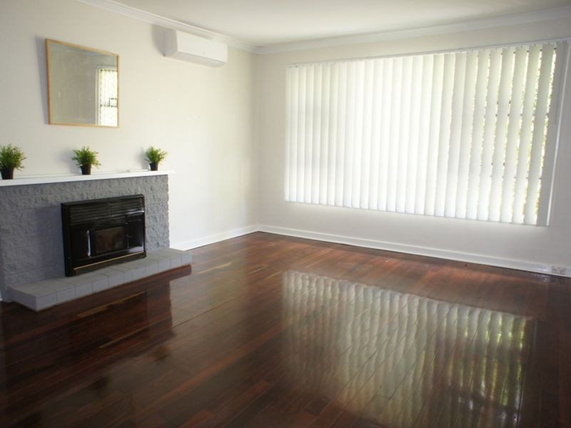 8 Wiggins Road, Orelia WA 6167