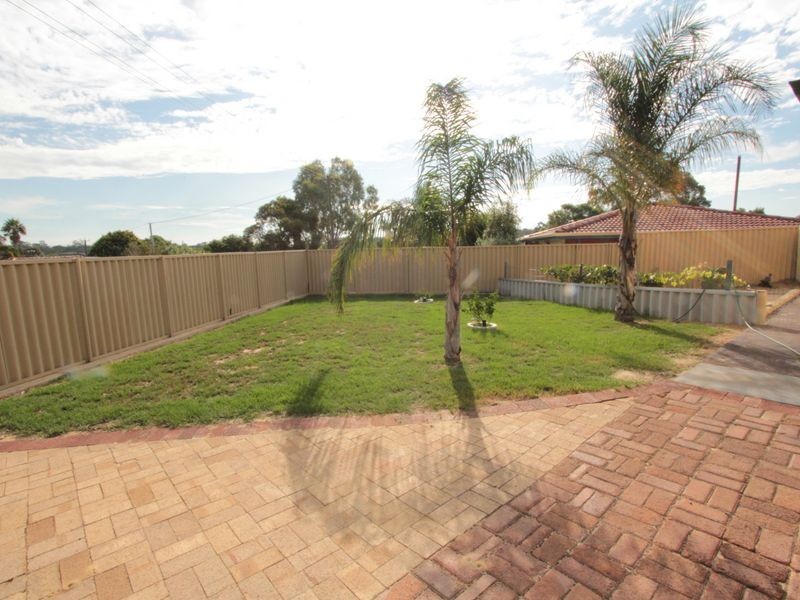 34 Hefron Way, Parmelia WA 6167