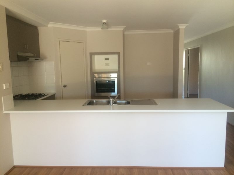 8 Camborne Approach, Bertram WA 6167