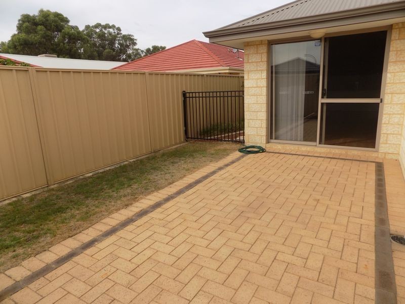 8 Camborne Approach, Bertram WA 6167