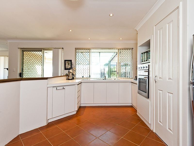 12 Blackboy Rise, Parmelia WA 6167