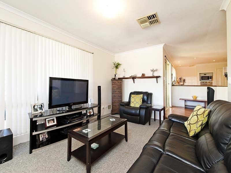 12 Blackboy Rise, Parmelia WA 6167