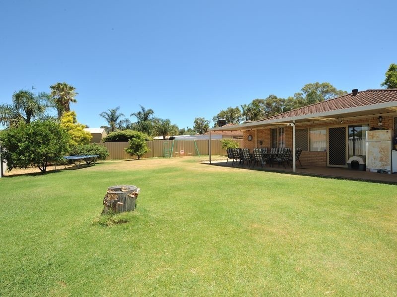 5 Lacey Court, Parmelia WA 6167