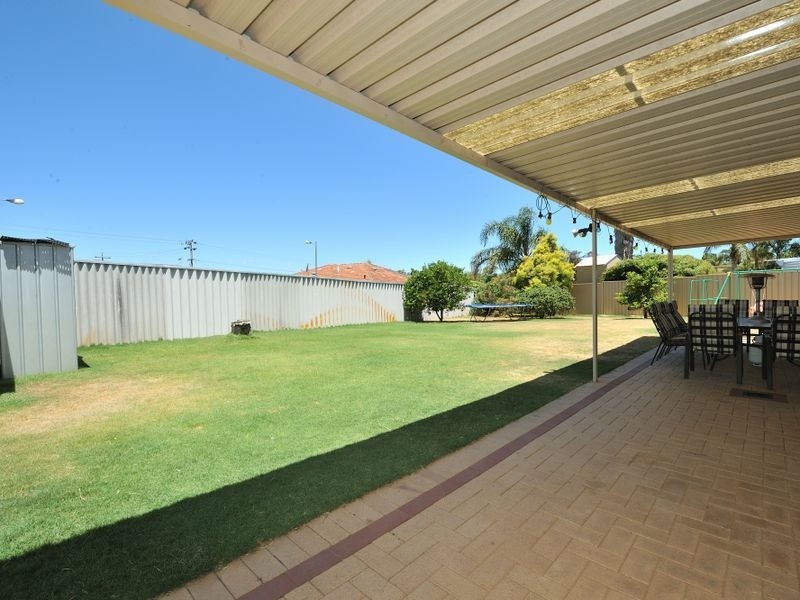 5 Lacey Court, Parmelia WA 6167