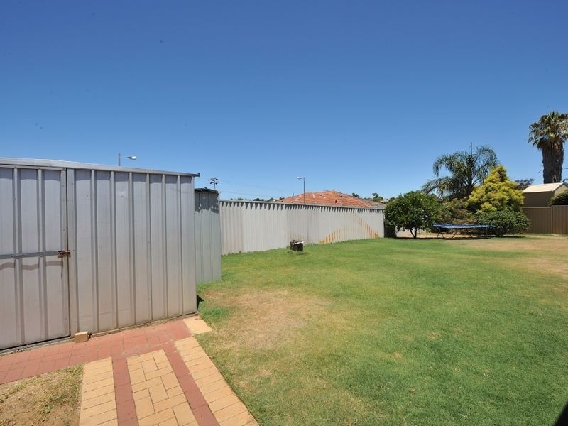 5 Lacey Court, Parmelia WA 6167