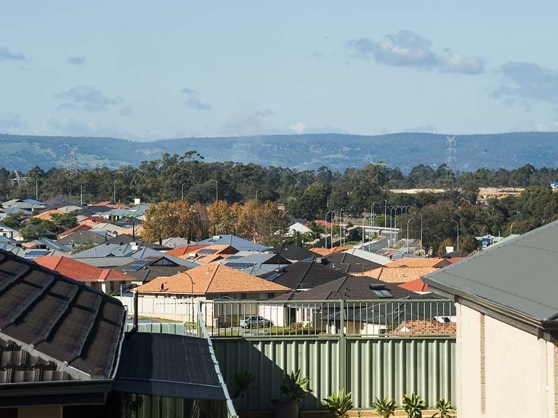 82 Warner Road, Parmelia WA 6167