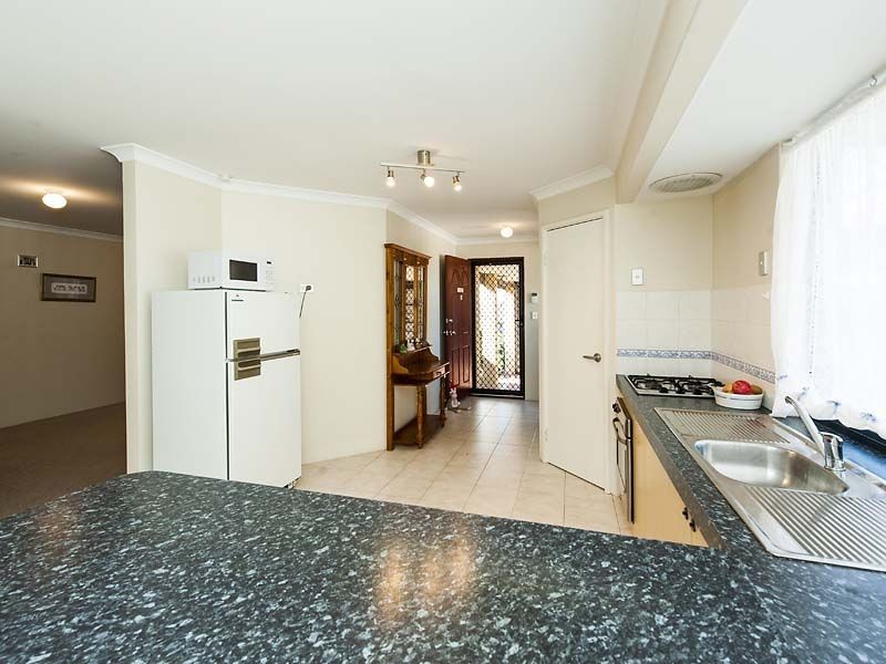 82 Warner Road, Parmelia WA 6167