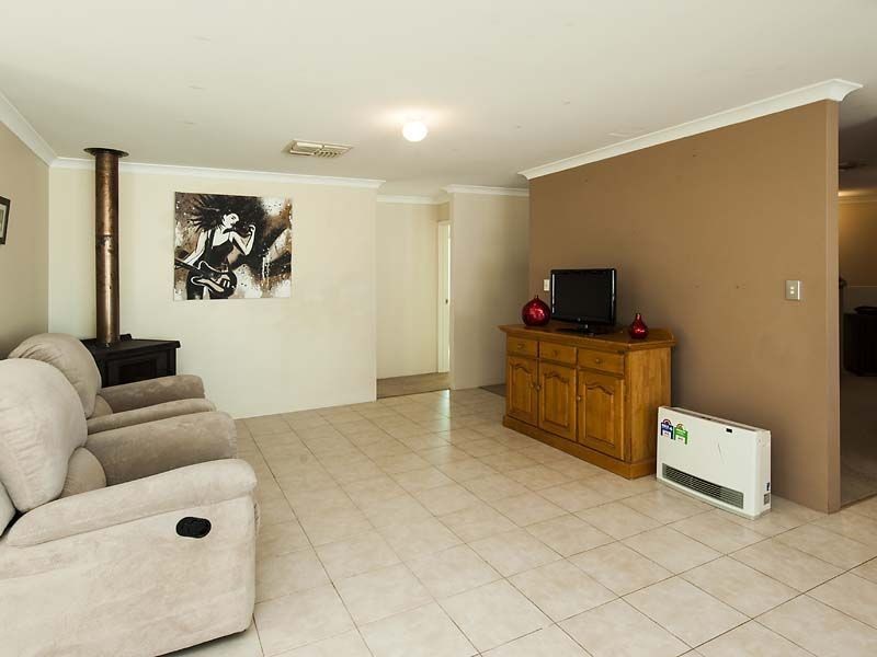 82 Warner Road, Parmelia WA 6167