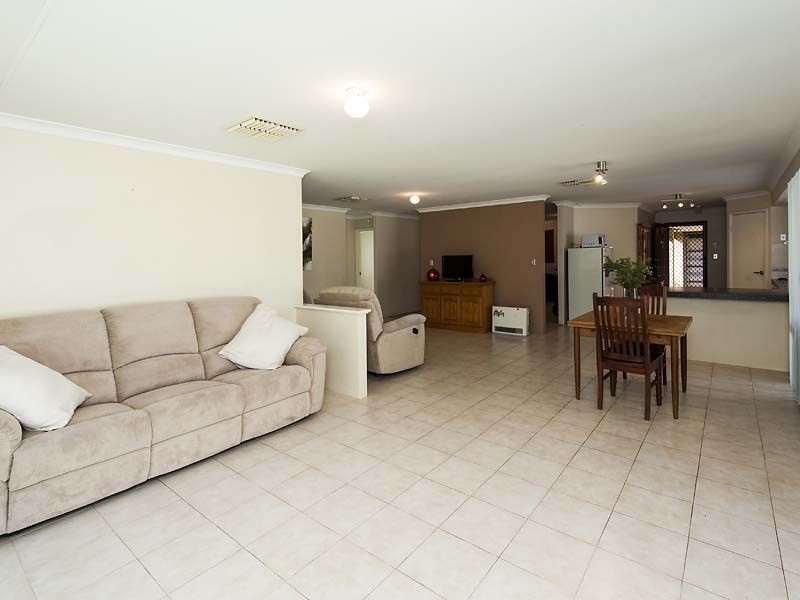 82 Warner Road, Parmelia WA 6167