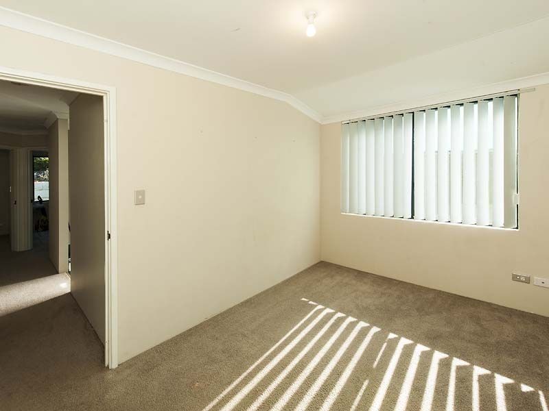 82 Warner Road, Parmelia WA 6167