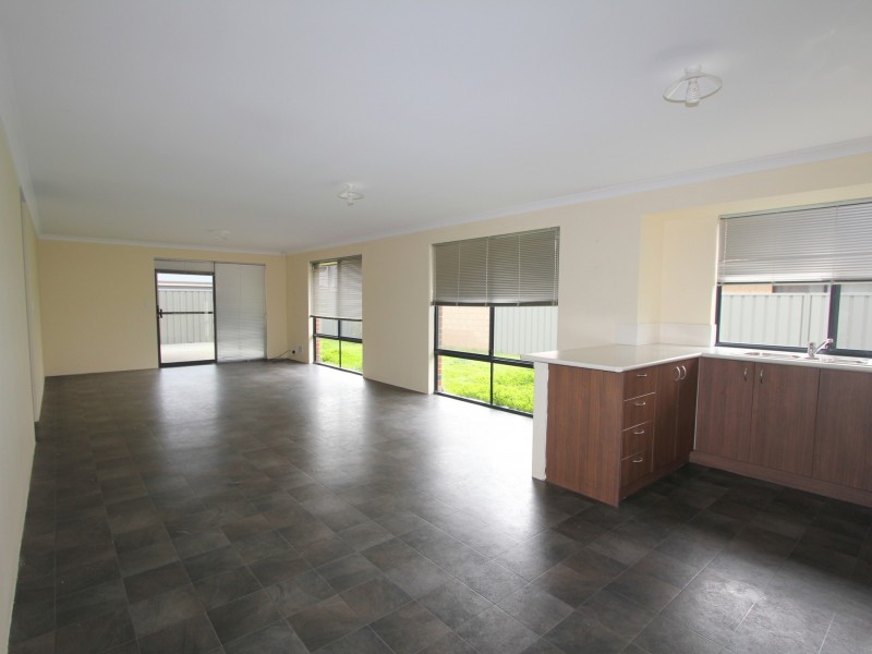 116 Runnymede Gate, Wellard WA 6170
