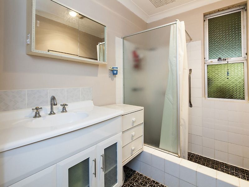 35 Tanson Road, Parmelia WA 6167