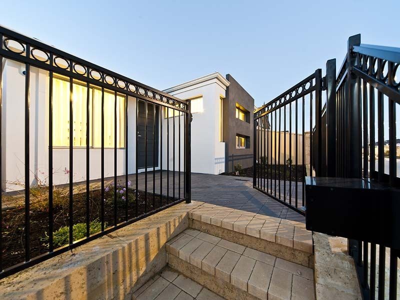 14 Darton Loop, Bertram WA 6167