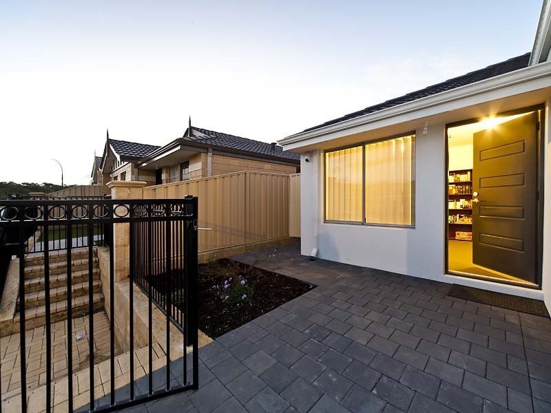 14 Darton Loop, Bertram WA 6167