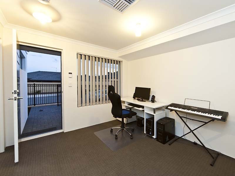14 Darton Loop, Bertram WA 6167