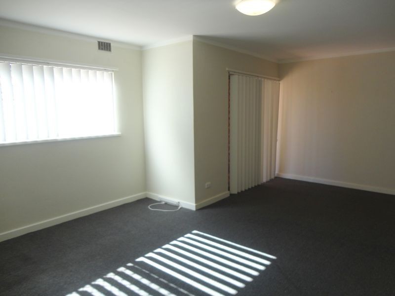 Unit 4/14 Canham Way, Orelia WA 6167