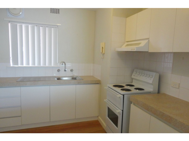 Unit 4/14 Canham Way, Orelia WA 6167