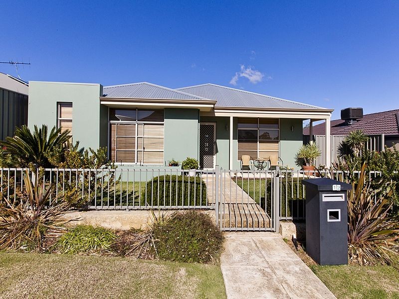 12 Abingdon Cres, Wellard WA 6170