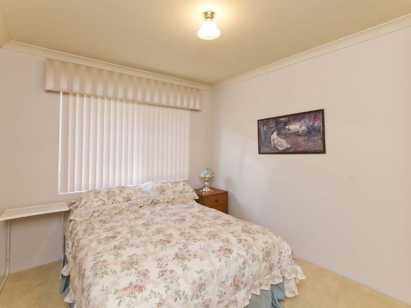 12 Abingdon Cres, Wellard WA 6170