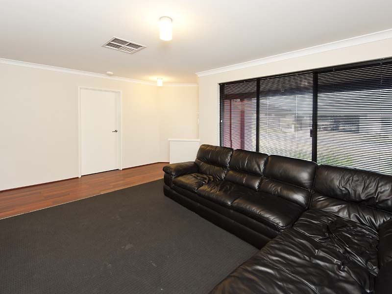 8 Chertsey Way, Wellard WA 6170