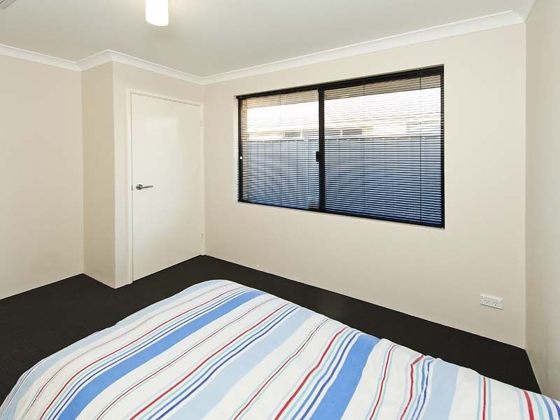 8 Chertsey Way, Wellard WA 6170