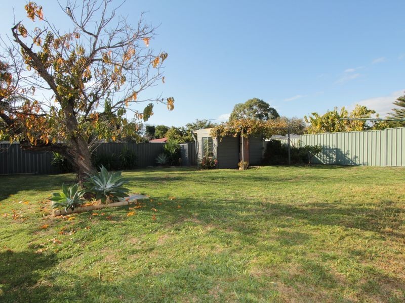 22 Clark Way, Orelia WA 6167