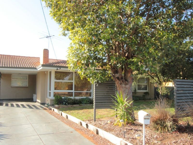 22 Clark Way, Orelia WA 6167