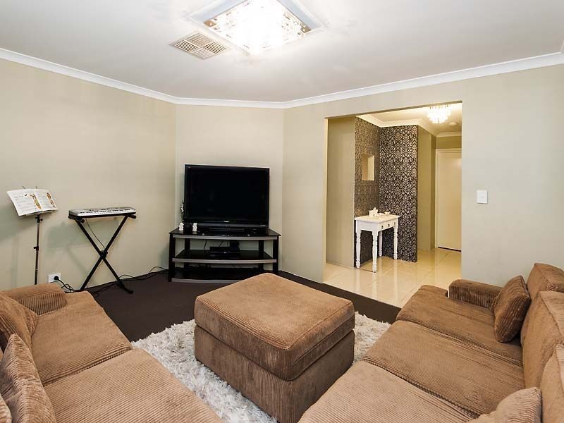 11 Spelthorne Way, Wellard WA 6170