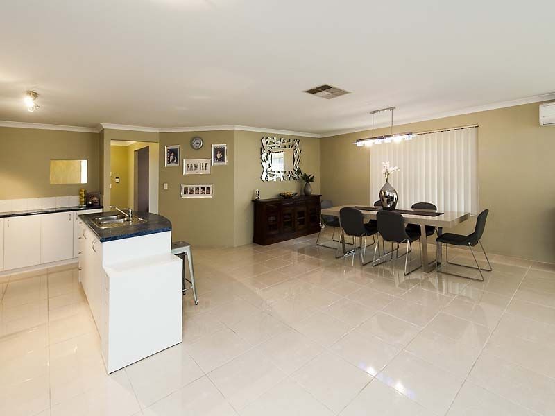 11 Spelthorne Way, Wellard WA 6170