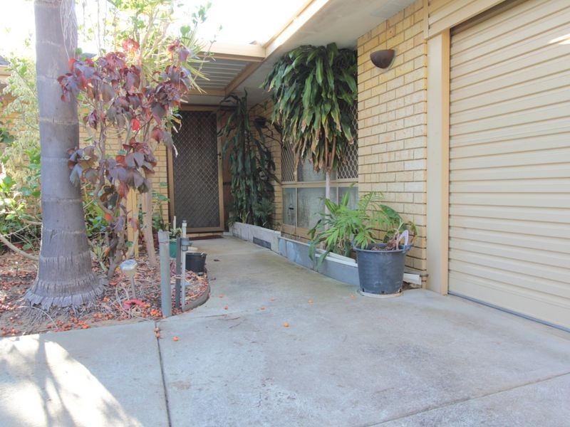 33 Parkway Gardens, Parmelia WA 6167