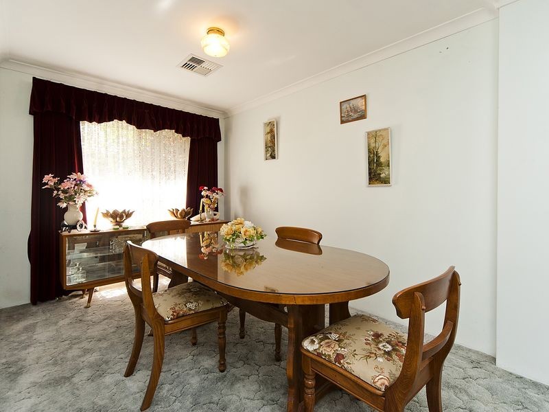 33 Parkway Gardens, Parmelia WA 6167