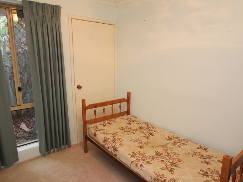 33 Parkway Gardens, Parmelia WA 6167