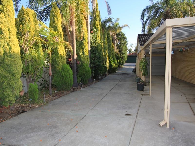 33 Parkway Gardens, Parmelia WA 6167