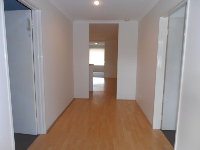 10 Riley Place, Leda WA 6170