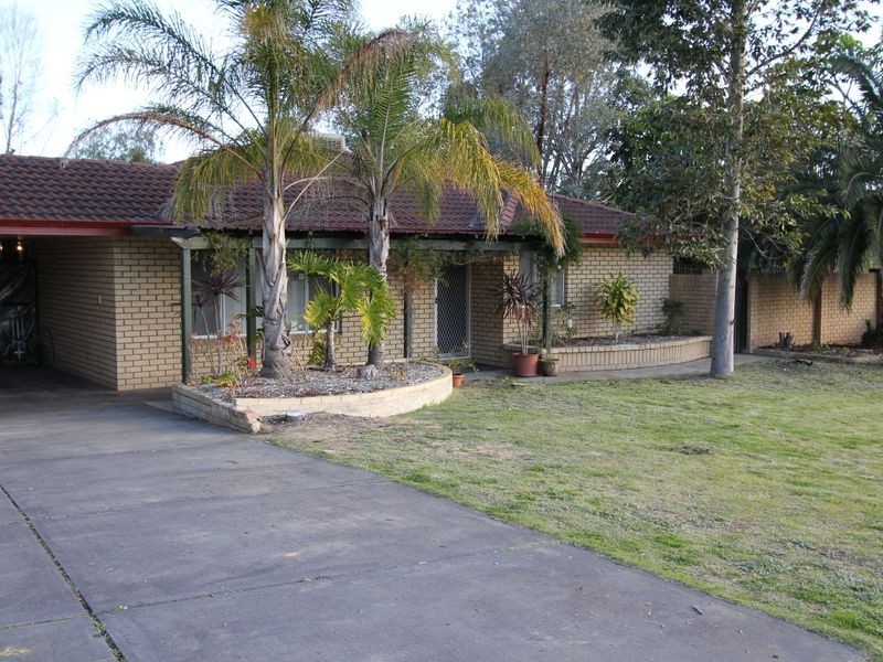 10 Riley Place, Leda WA 6170